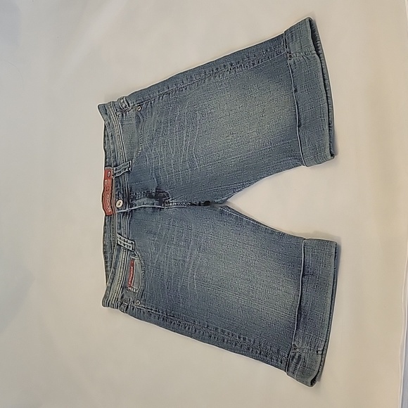 Richcow jeans, cuffed leg shorts. Detailed back pockets. Size 9 - Picture 1 of 11